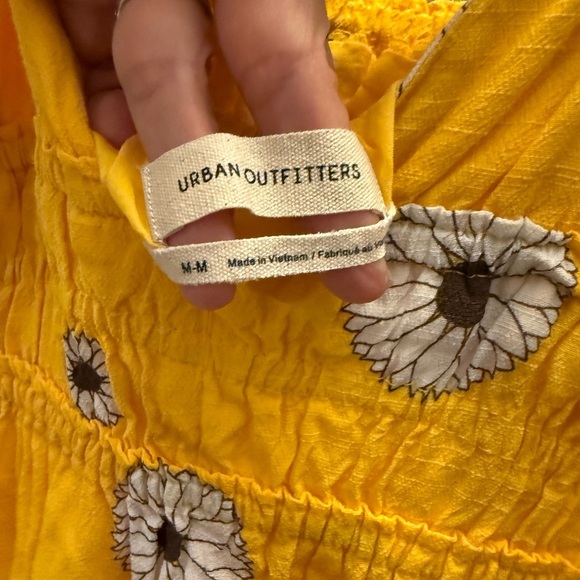 UO yellow sunflower sundress size med - Picture 4 of 6
